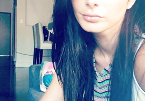 کیت مزرعه مزرعه استیکر و گیف سکسی خود را با لعنتی سخت درمان می کند