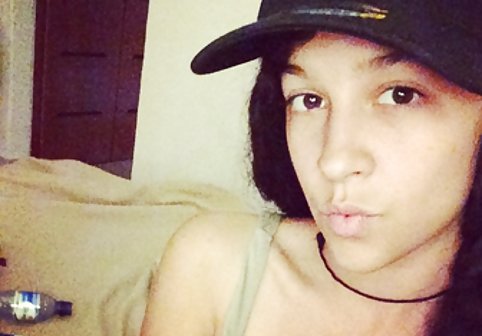 اولین بار برهنه! 18yo نوجوان با نمایش عکس های کانال گیف سوپر بزرگ و گربه